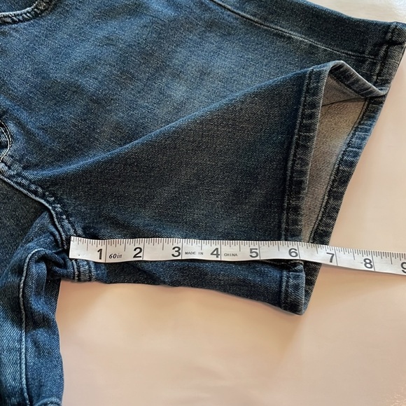 Pilcro and the Letterpress Anthropologie Slim
Boyfriend Shorts High Rise Size 28 - Picture 7 of 16